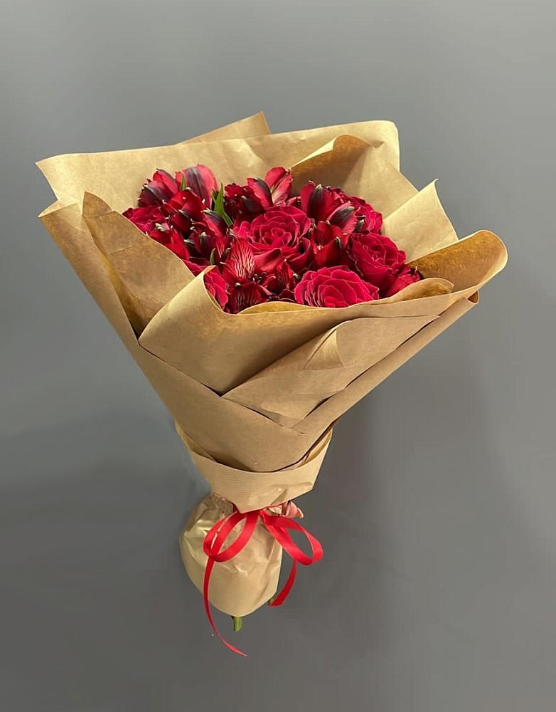 Букет цветов из: Альстромерии и Розы в Мокшане