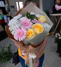 Букет цветов из:  Герберы, Розы и Хризантемы в Мокшане
