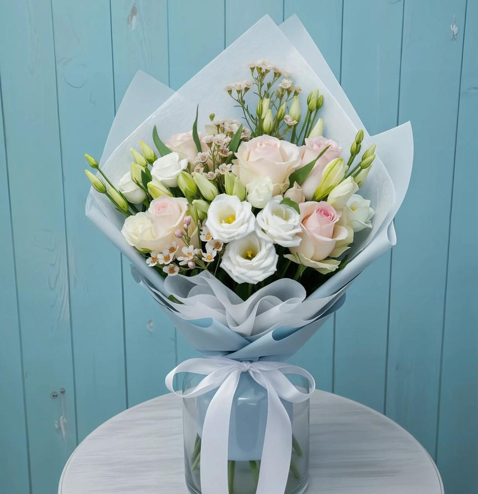 Букет цветов из: Розы и Лизиантусы в Мокшане