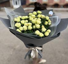 Букет Белые кустовые розы Солинеро в Мокшане