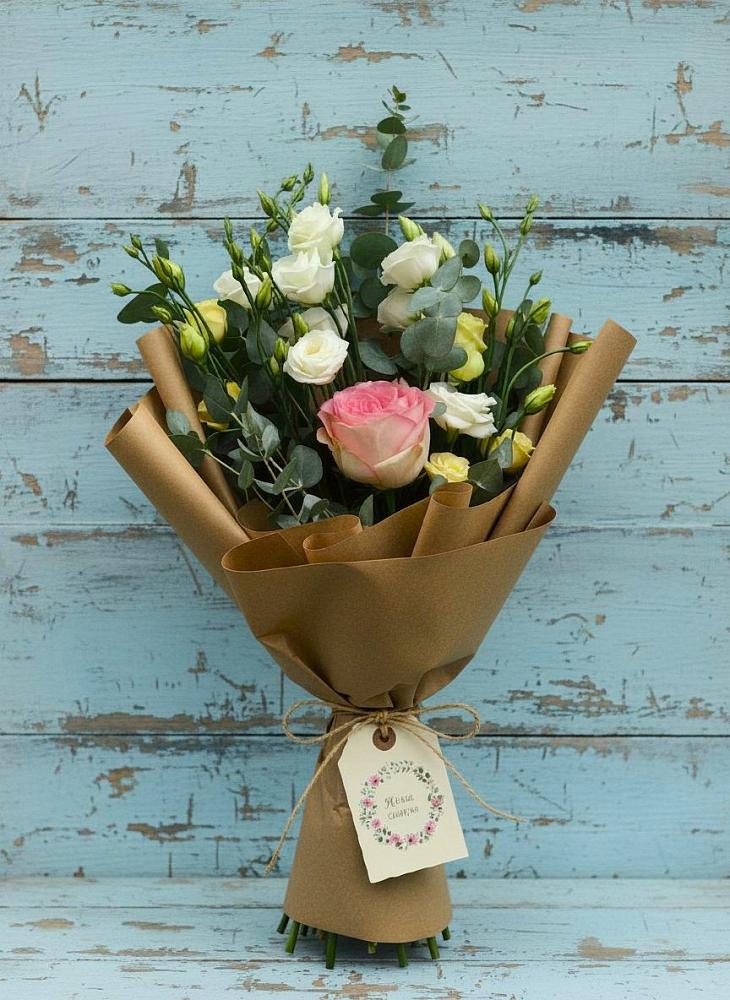 Букет цветов из: Розы и Лизиантусы в Мокшане