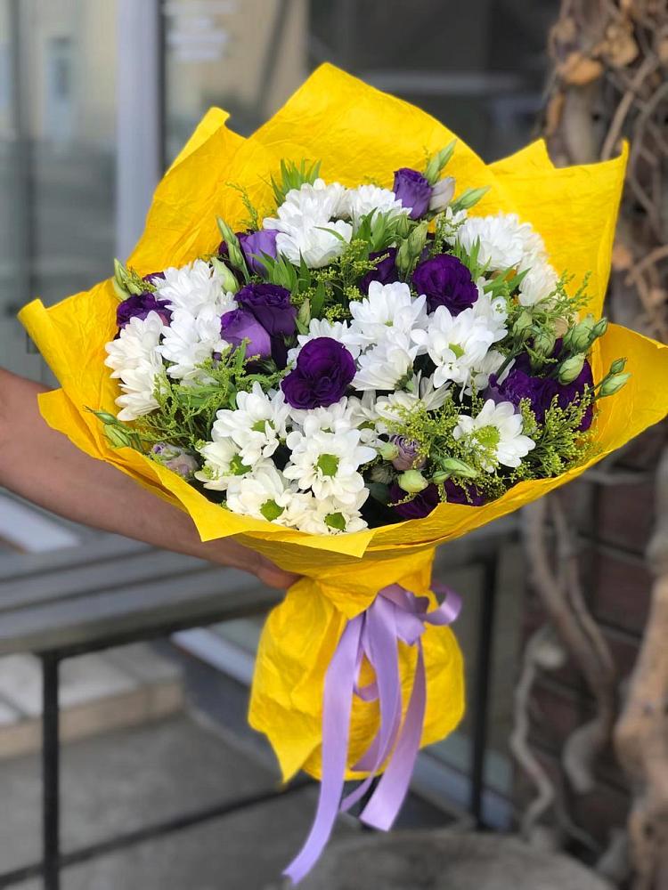 Букет цветов из: Ирисы, Хризантемы и Ромашки в Мокшане