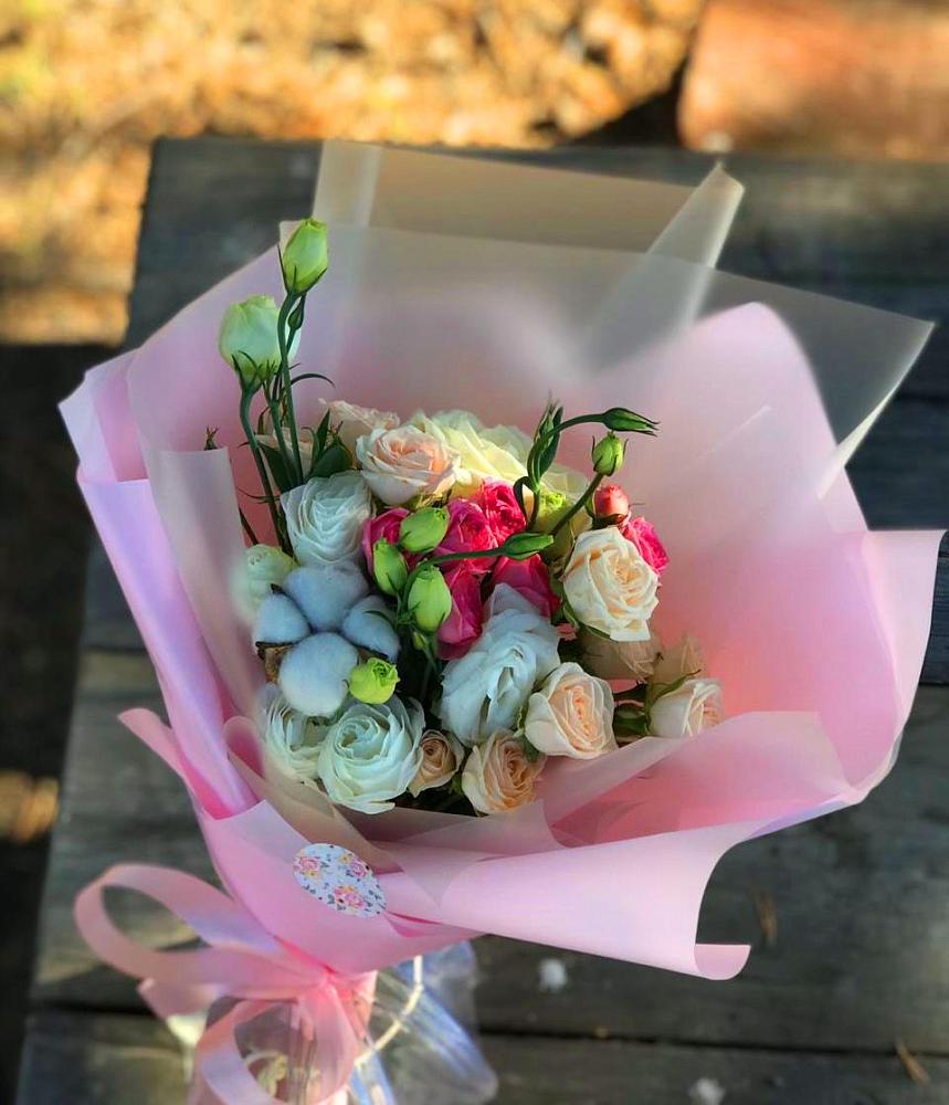 Букет цветов из: Розы и Лизиантусы в Мокшане