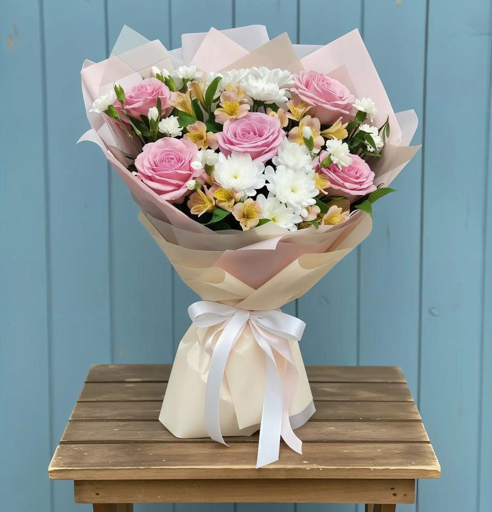 Букет цветов из: Гвоздики, Орхидеи и Розы в Мокшане