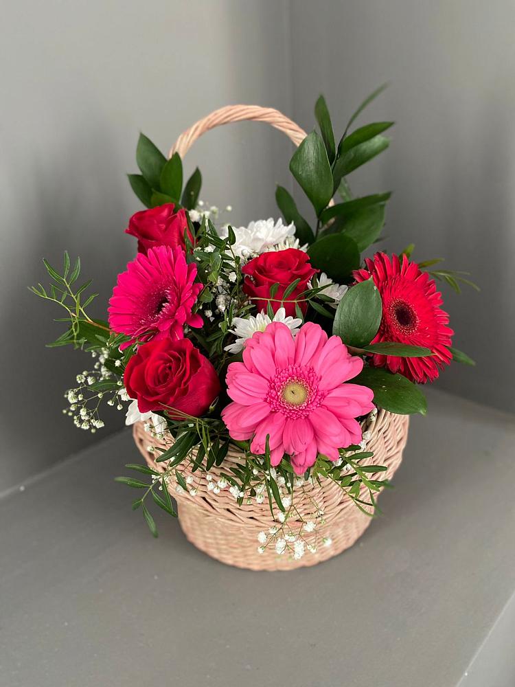 Цветочная композиция из Розы, Хризантемы и Герберы в корзине в Мокшане