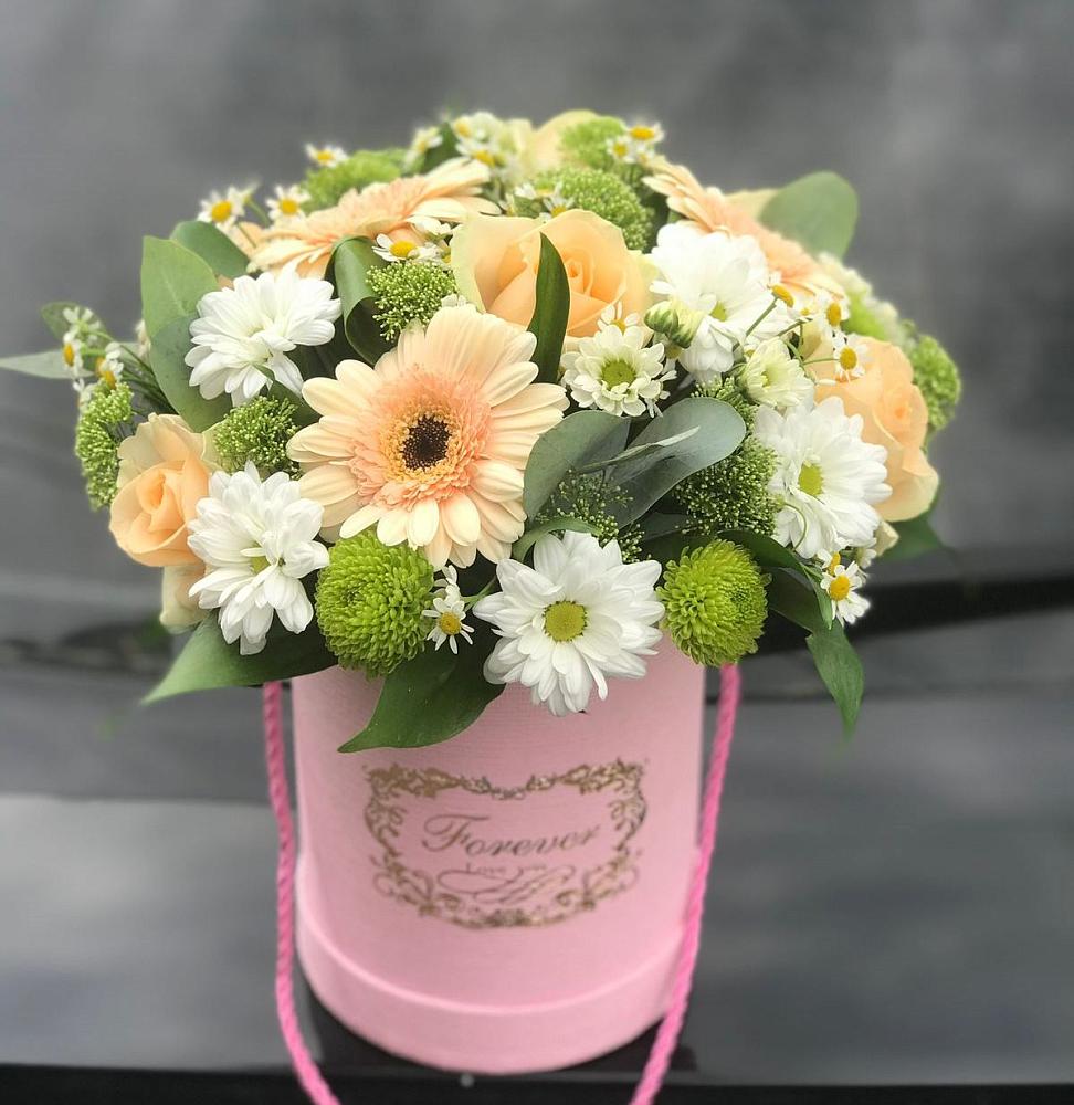 Цветочная композиция из Розы, Герберы и Хризантемы в шляпной коробке в Мокшане