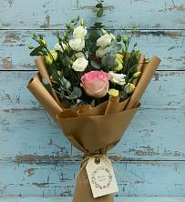 Букет цветов из:  Розы и Лизиантусы в Мокшане
