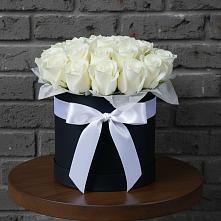 Цветочная композиция из Розы в шляпной коробке в Мокшане