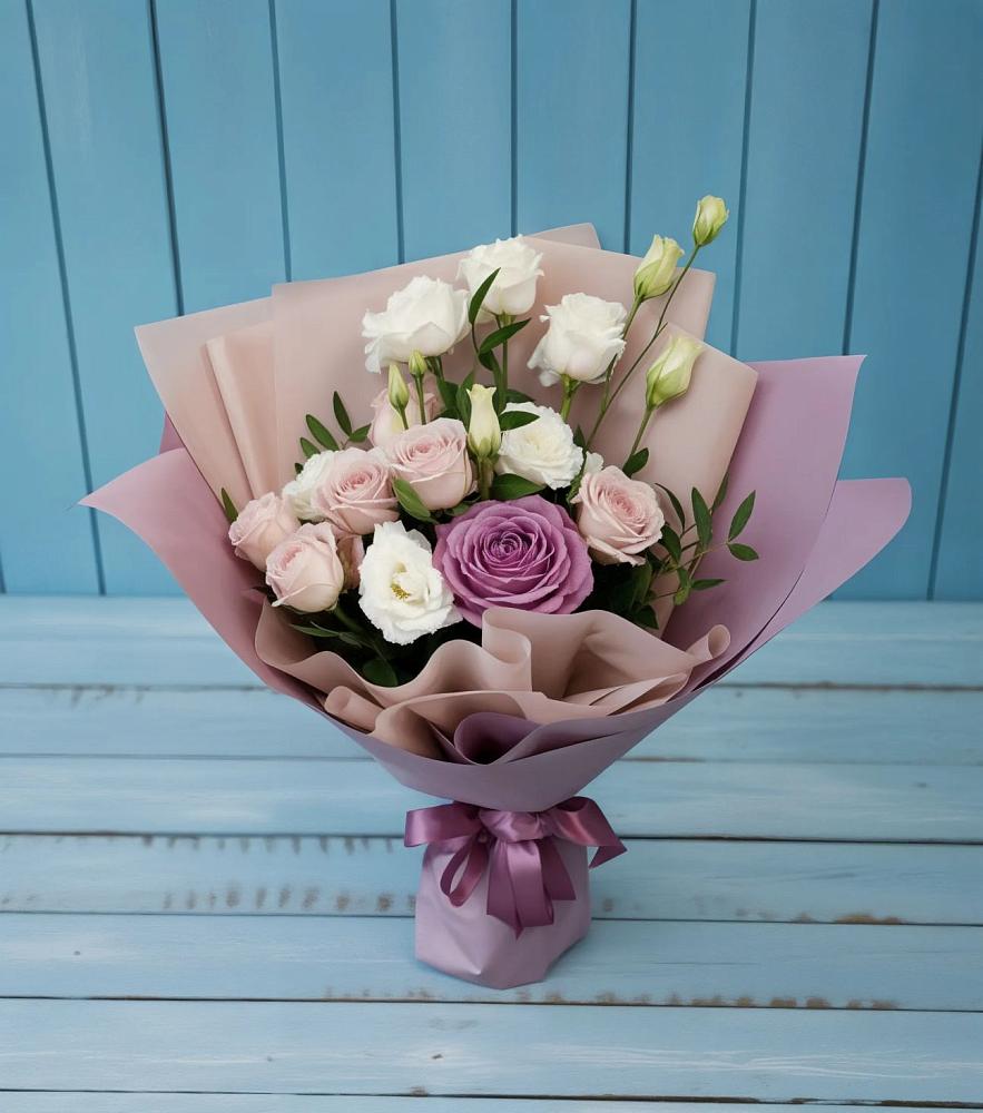 Букет цветов из: Розы и Лизиантусы в Мокшане